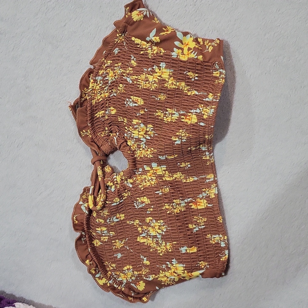 Xhilaration Swimsuit - Picture 4 of 16
